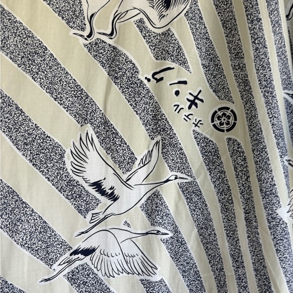 Vintage Japanese Kimono with Crane Pattern - Picture 3 of 4